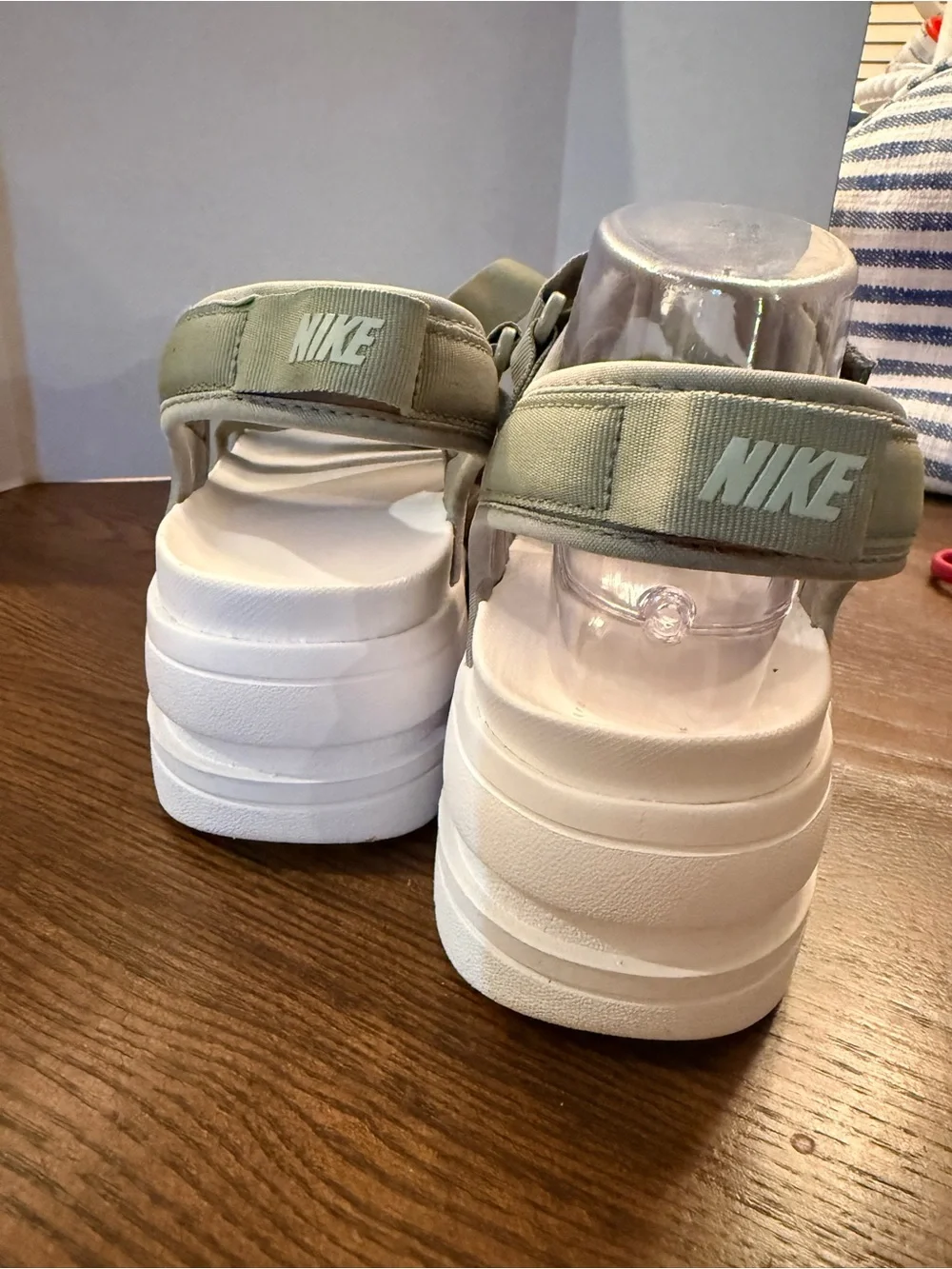 Nike Womens Icon classic sandal. Women size 11